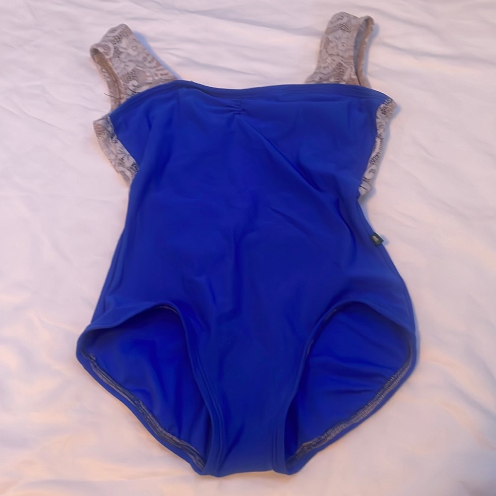 LuckyLeo Leotard- size small